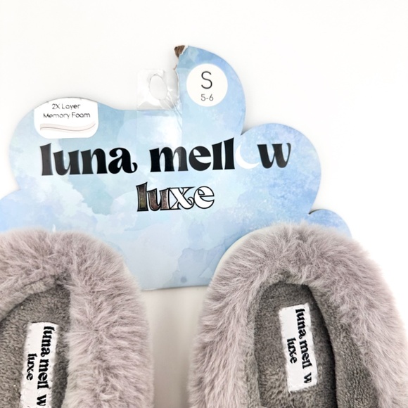 Luna Mellow Luxe Elephant Slippers Fuzzy Plush Animal Slippers Size Sm 5-6 NEW - Picture 4 of 6